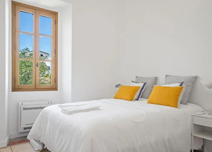Cargese, De Charme Surplombant Le Port Apartment